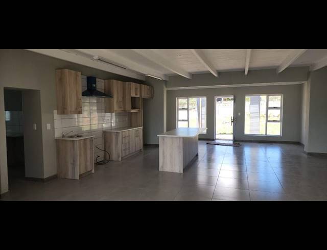 3 BEDROOM HOUSE FOR SALE IN ALBERTINIA